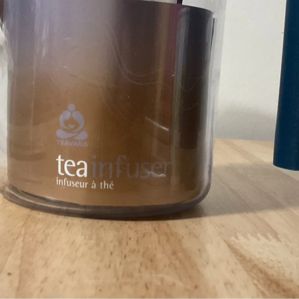 Teavana Iced & Hot Tea Infusion Flavored Water Pitcher 24 oz Blue Handle and Lid